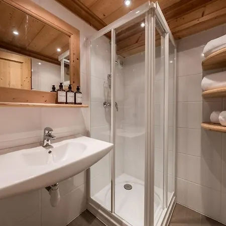 5 Bedrooms Le Praz *