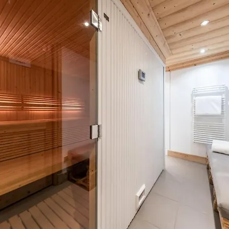 5 Bedrooms Le Praz Chalet *