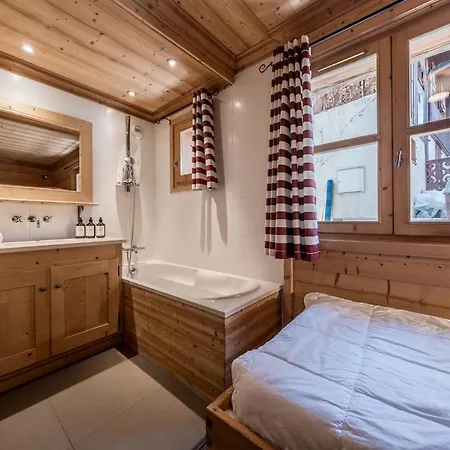 5 Bedrooms Le Praz Chalet Courchevel