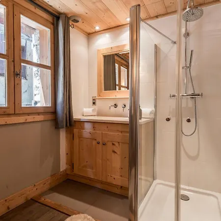 5 Bedrooms Le Praz Courchevel