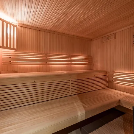 5 Bedrooms Le Praz