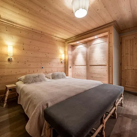 5 Bedrooms Le Praz Chalet Courchevel