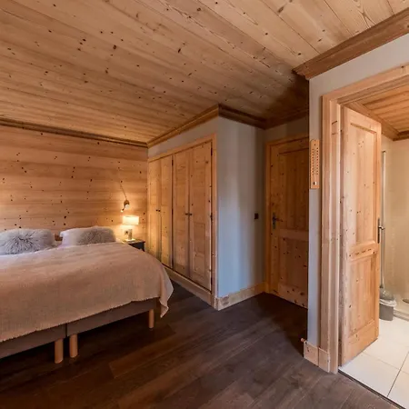 5 Bedrooms Le Praz Chalet Courchevel