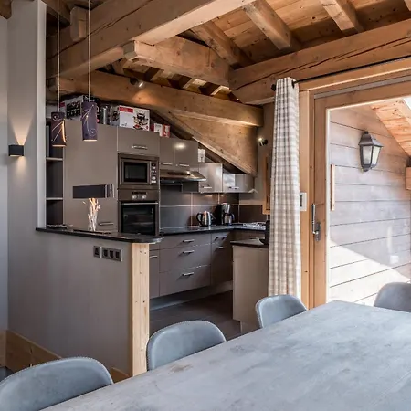 5 Bedrooms Le Praz * Courchevel