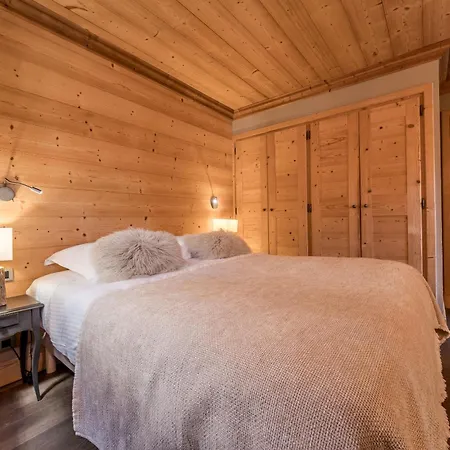 5 Bedrooms Le Praz Chalet